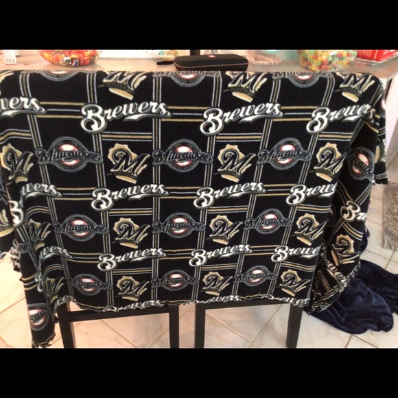 Milwaukee Brewers decorative fringed throw - Picture 1 of 4